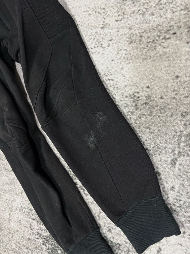 JULIUS ユリウス17-18AW ニューロマンティカ期 立体裁断 黒パンツ
