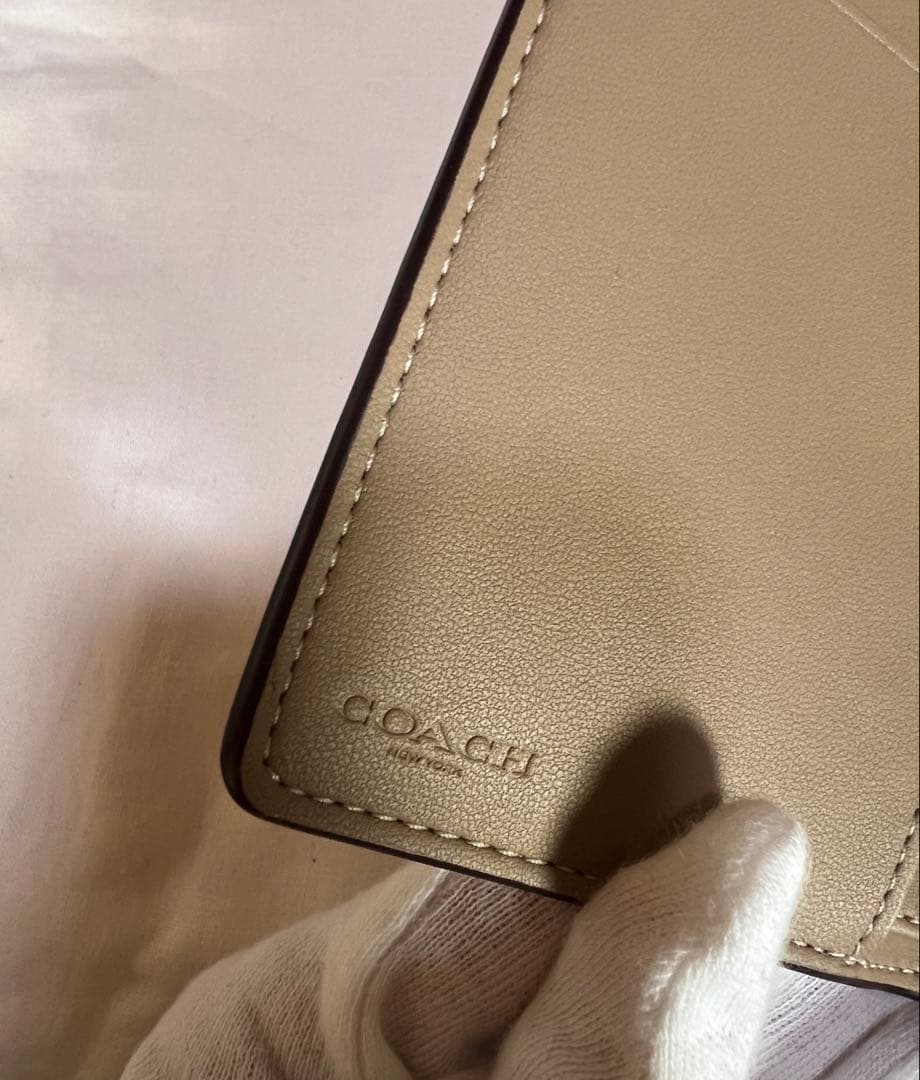 《最終値下げ》正規品　COACH コーチ　二つ折り　財布　ベージュ　ショップ袋付