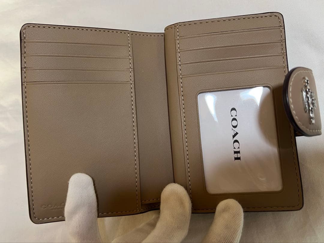 《最終値下げ》正規品　COACH コーチ　二つ折り　財布　ベージュ　ショップ袋付