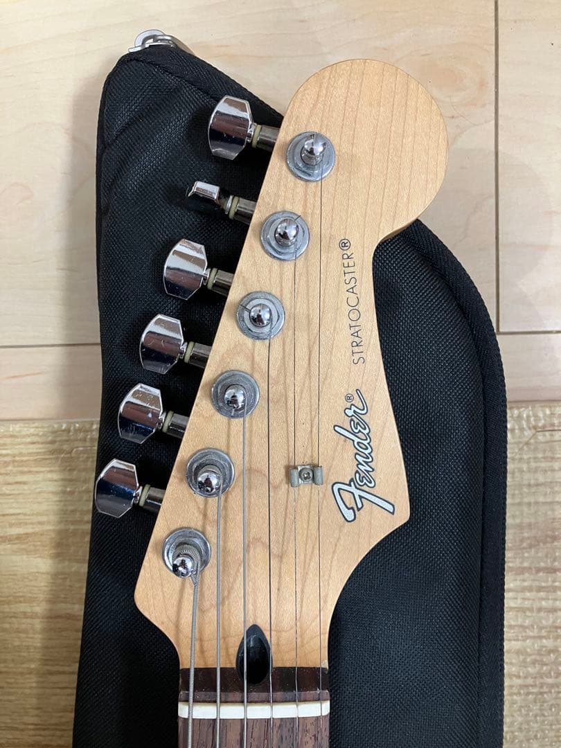 【美品】Fender Japan Standard Stratocaster