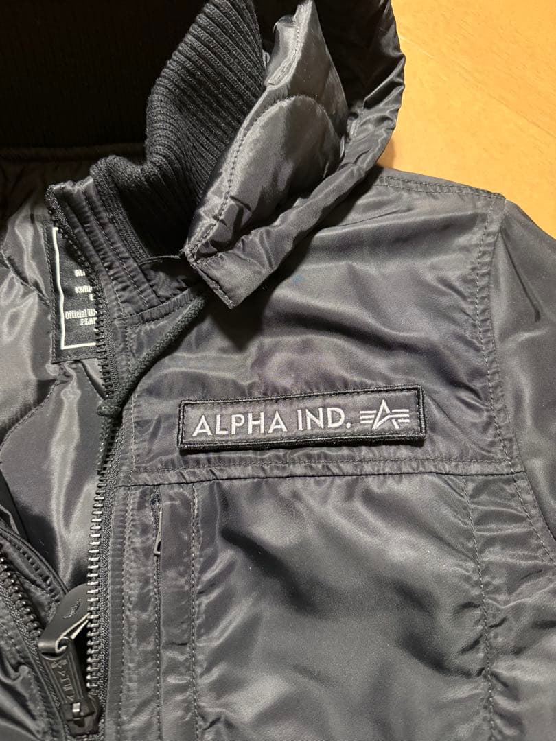 ALPHA INDUSTRIES フード付きジャケット Lサイズ