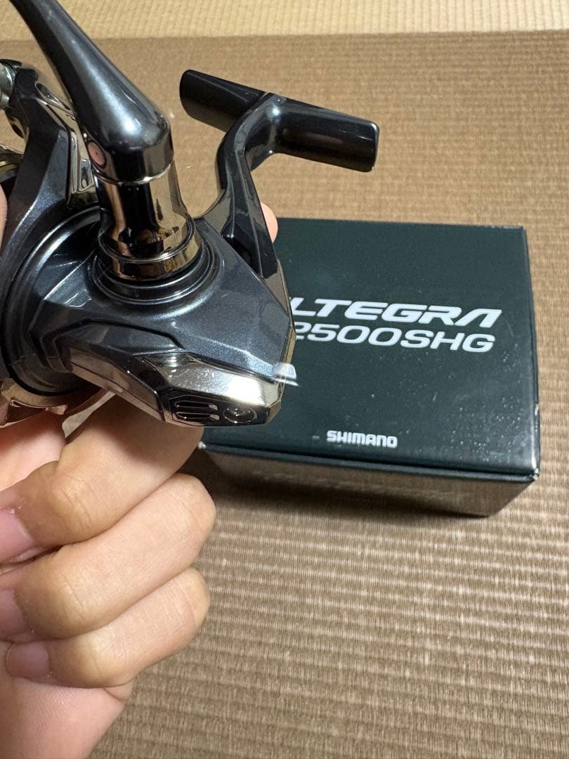 【連休値引き】25アルテグラ　C2500SHG スピニングリール