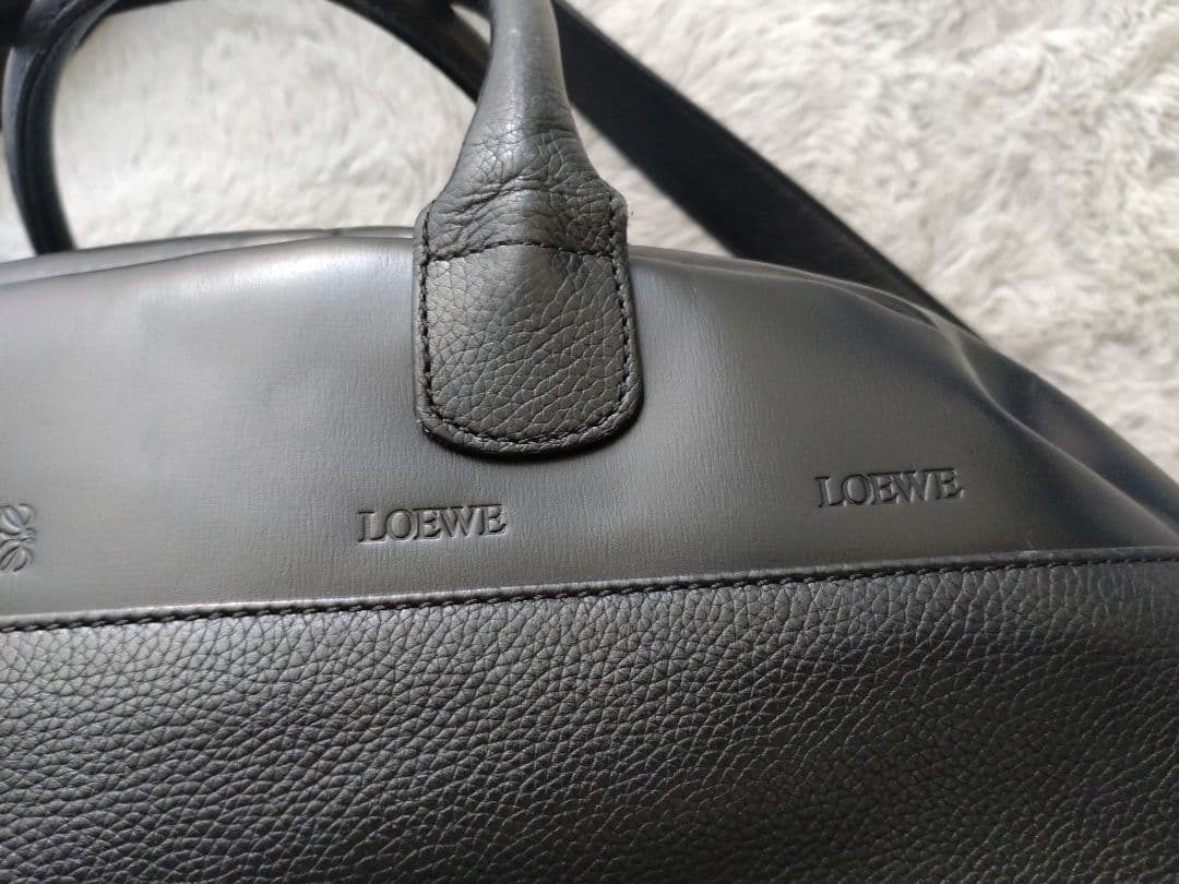 LOEWE ブラック ボストンバッグ