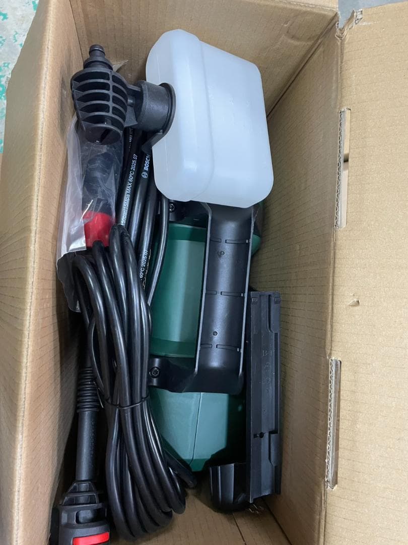 ボッシュ(BOSCH) 高圧洗浄機 1300W 最大許容圧力10.5MPa 軽量