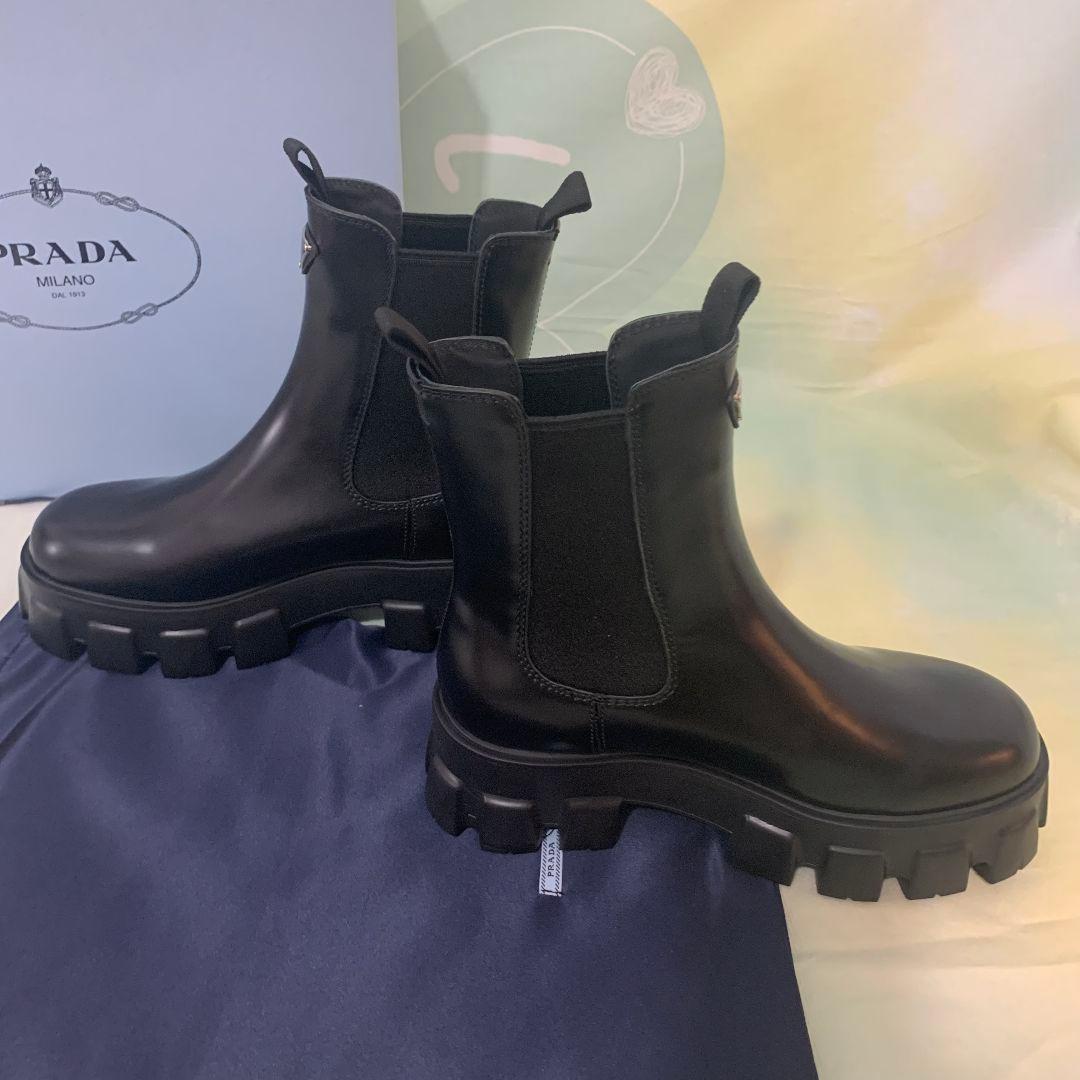 PRADA サイドゴア ショートブーツ