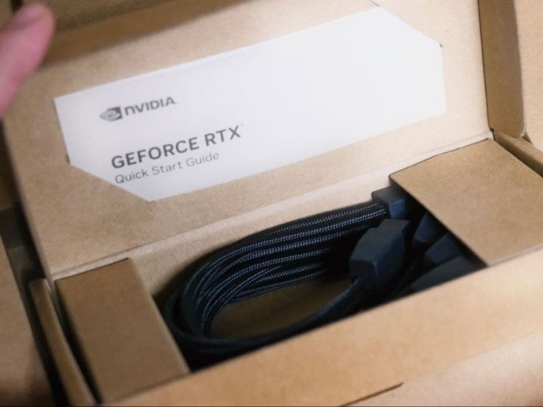 【新古品】Nvidia RTX5090 Founders Edition箱付き