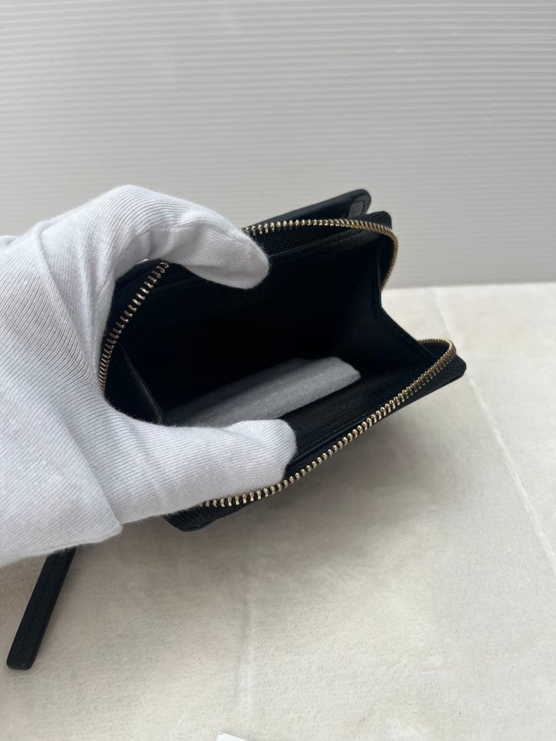 新品・未使用　トリーバーチ　二つ折り財布