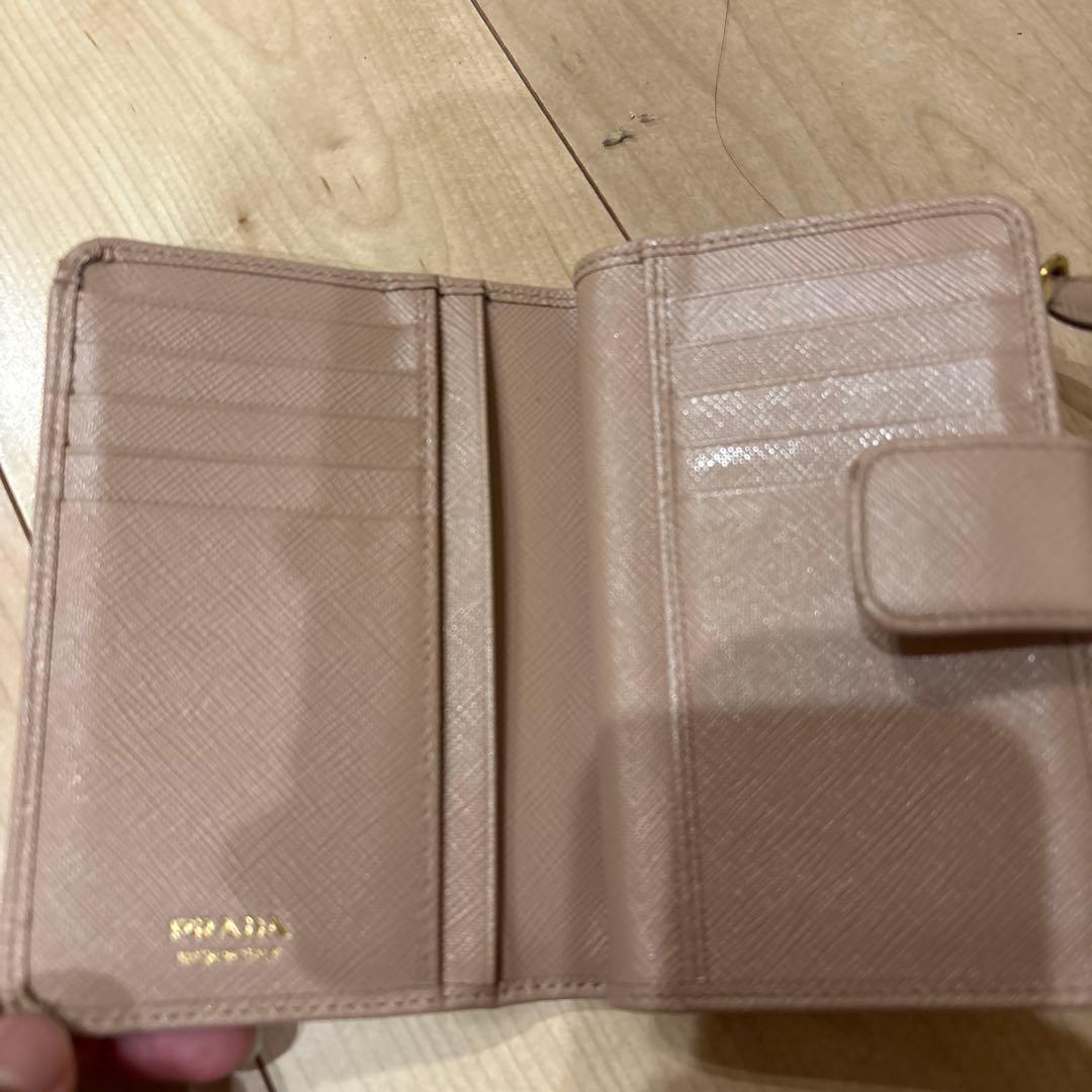 PRADA 財布　値下げしました。