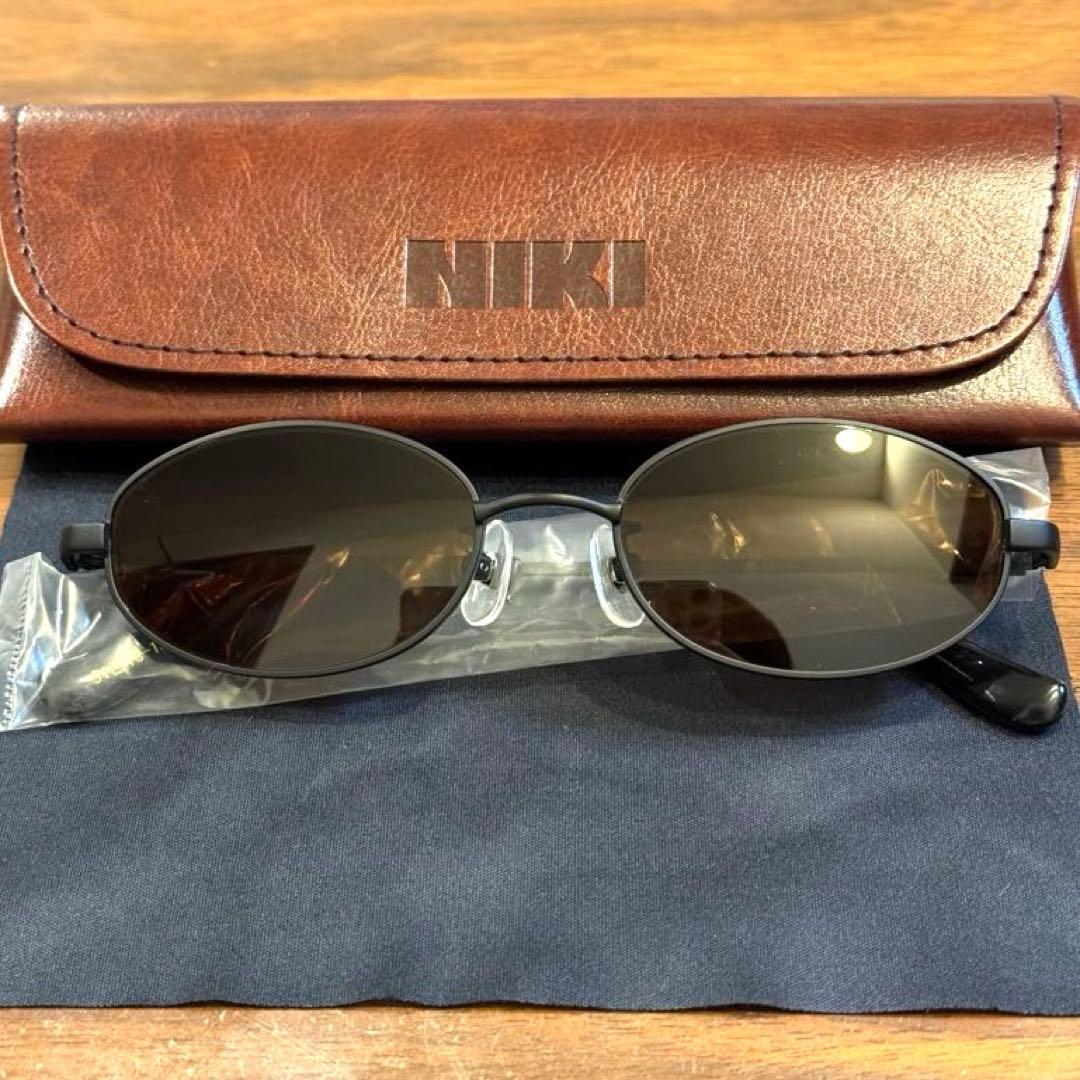 小物 NIKI eyewear Noir dark brown lens