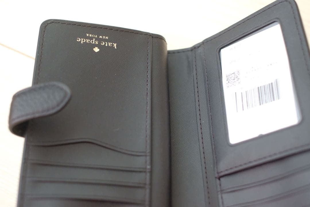 新品　kate spade ブラック 二つ折り財布　レザー