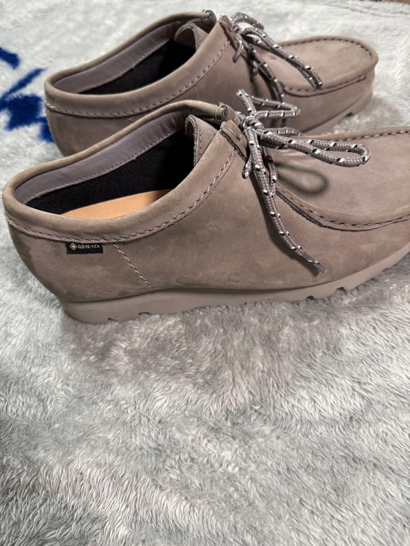 Clarks Originals グレー スエード ローカットシューズ