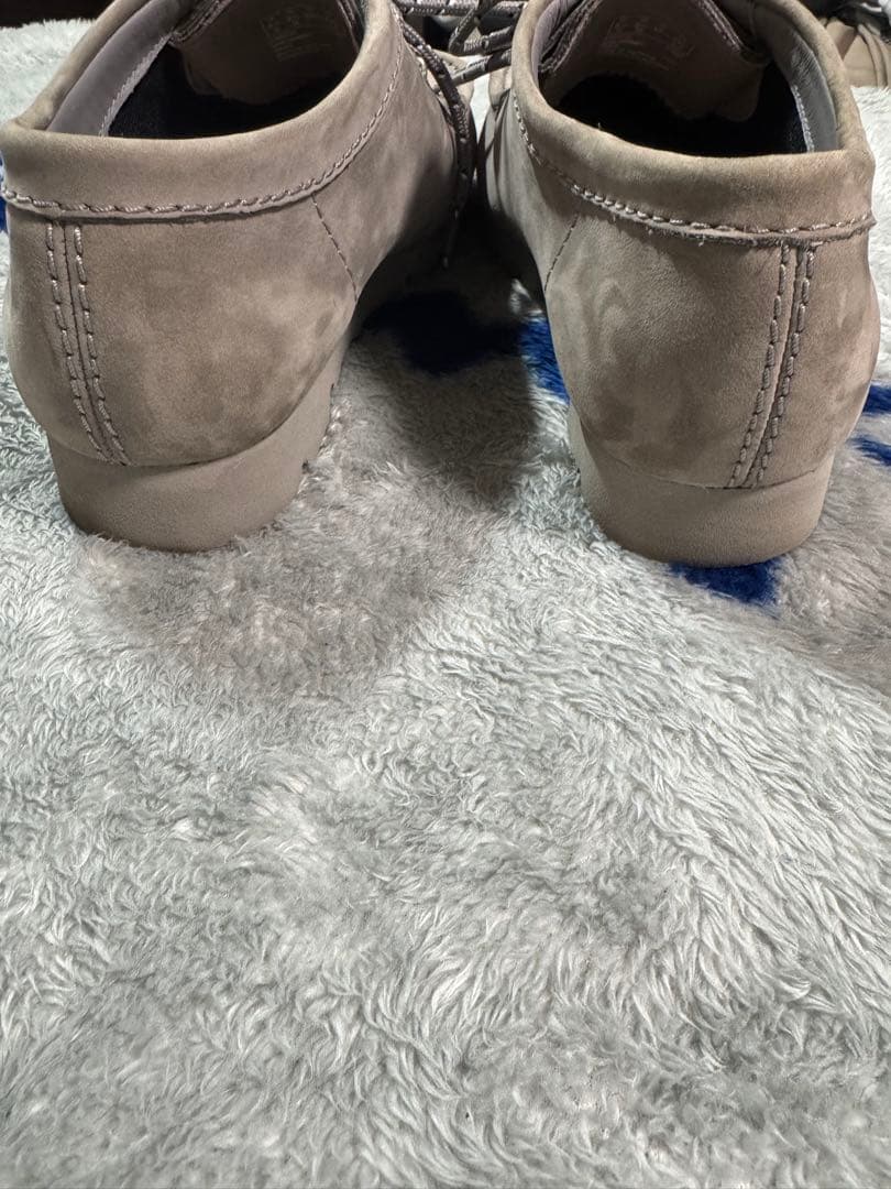 Clarks Originals グレー スエード ローカットシューズ