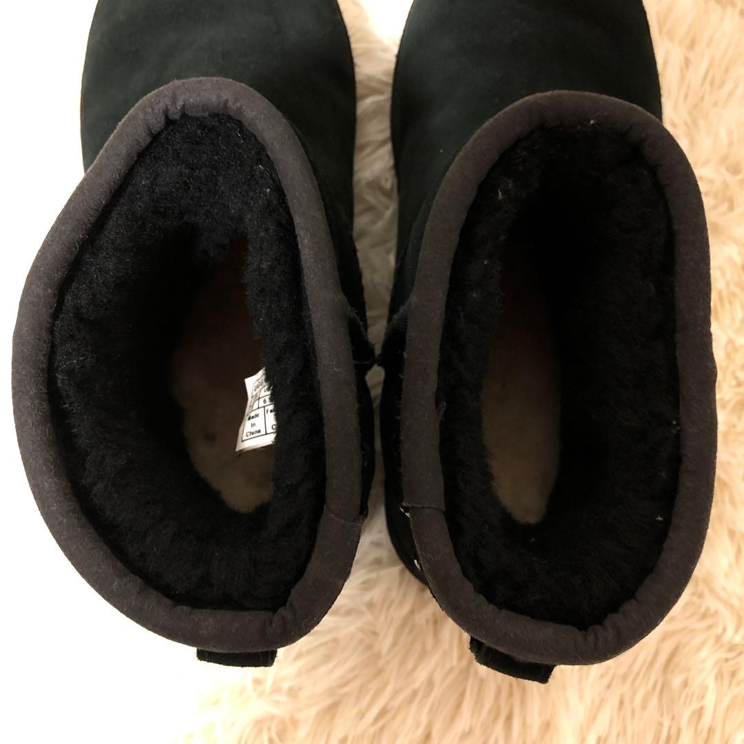 UGG アグ　スワロフスキーパール付き ムートンブーツ　レザーブーツ