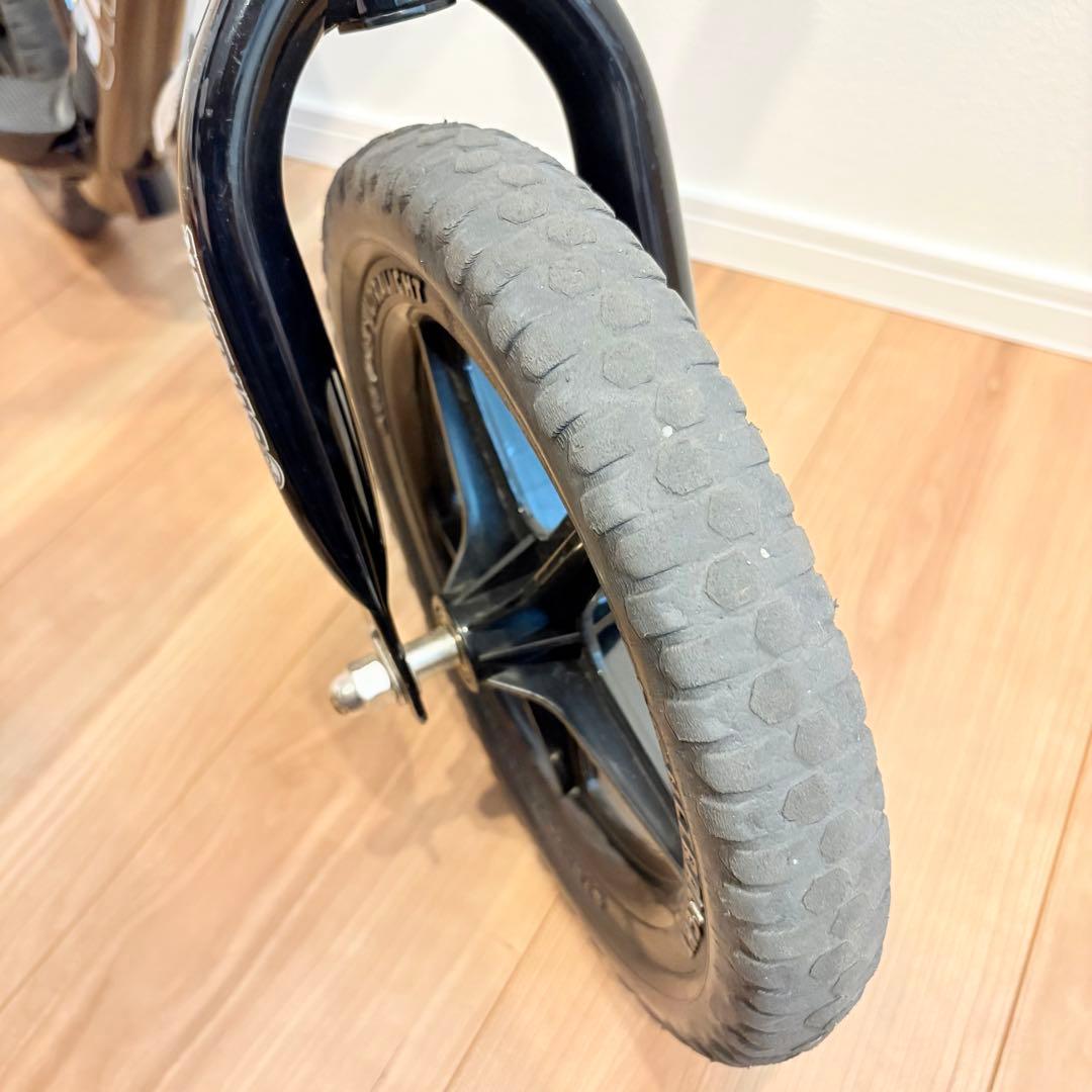 STRIDER！ストライダー12インチブラック黒バランスバイクスポーツモデル