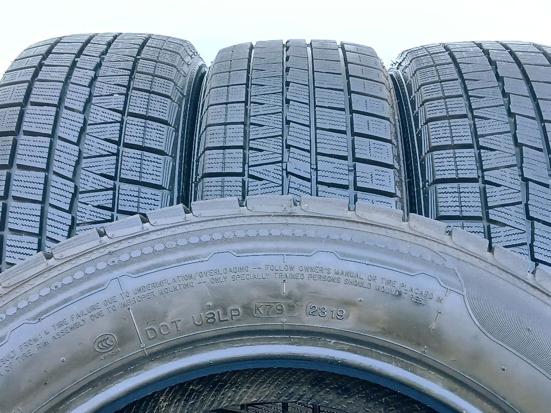 215/60R17　メーカーCORSAFA　製造年2019　4本セット