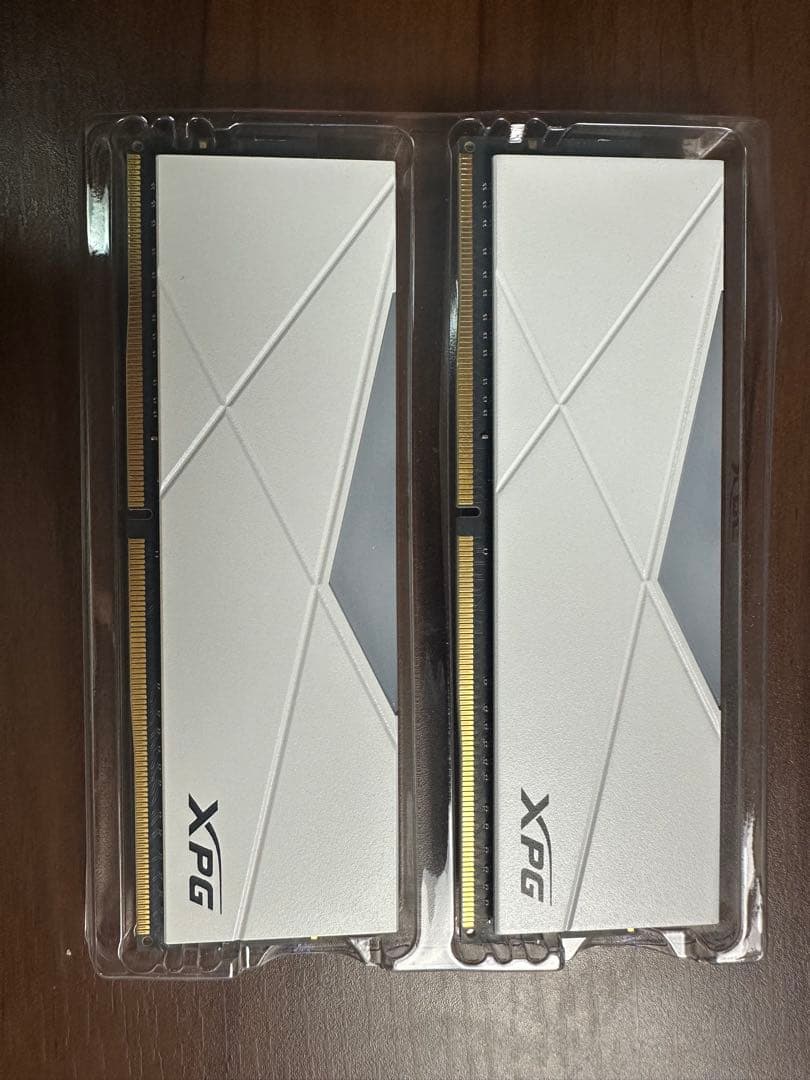XPG SPECTRIX D50 DDR4 RGBメモリー