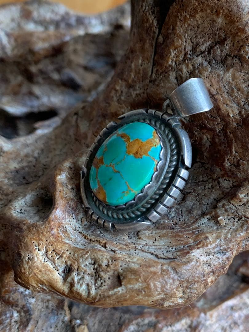 NAVAJO ナバホ族 Jon McCray ロイストンターコイズ ペンダント