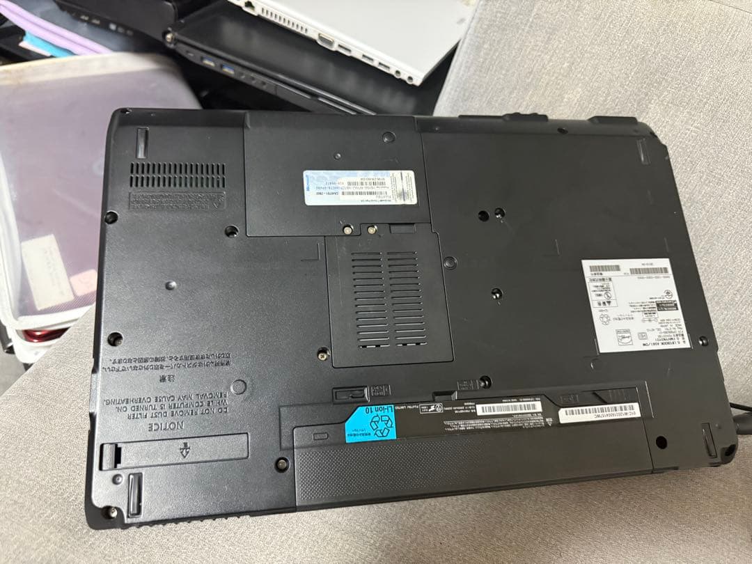富士通　A561 DW 動作確認済み　c3