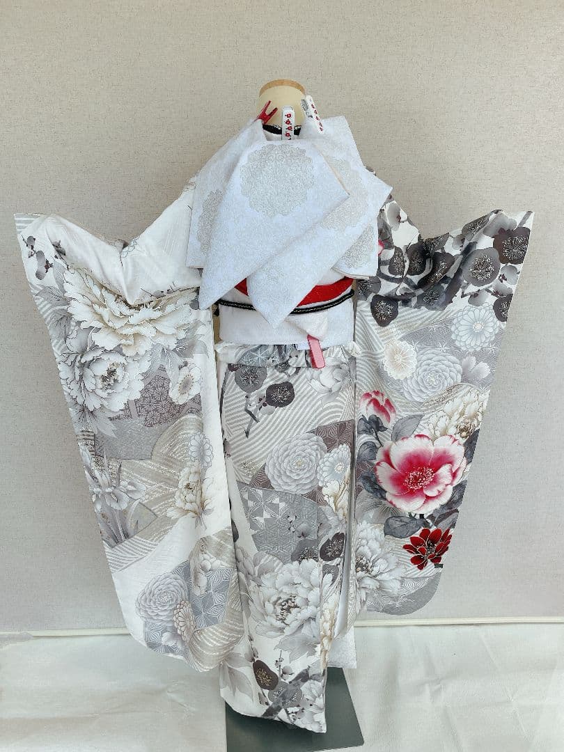 【157~170センチぐらいの方が適応サイズ】振袖フルセット　玉城ティナ振袖