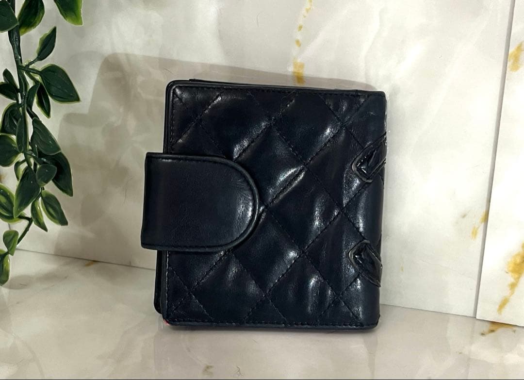 CHANEL 二つ折り財布 黒 ピンク