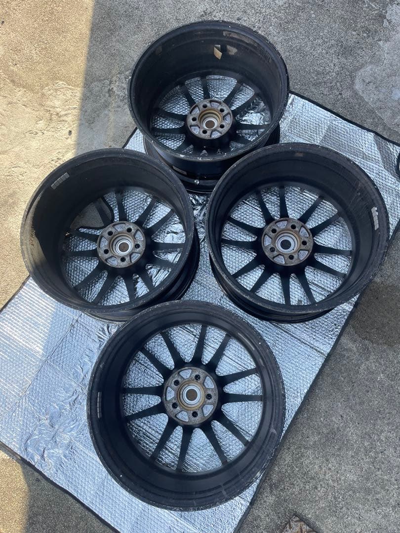エンケイ　GTC01 17インチ　8J レガシィ　PCD100 5H