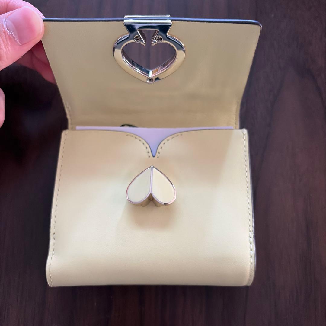 kate spade 二つ折り財布 クリーム色