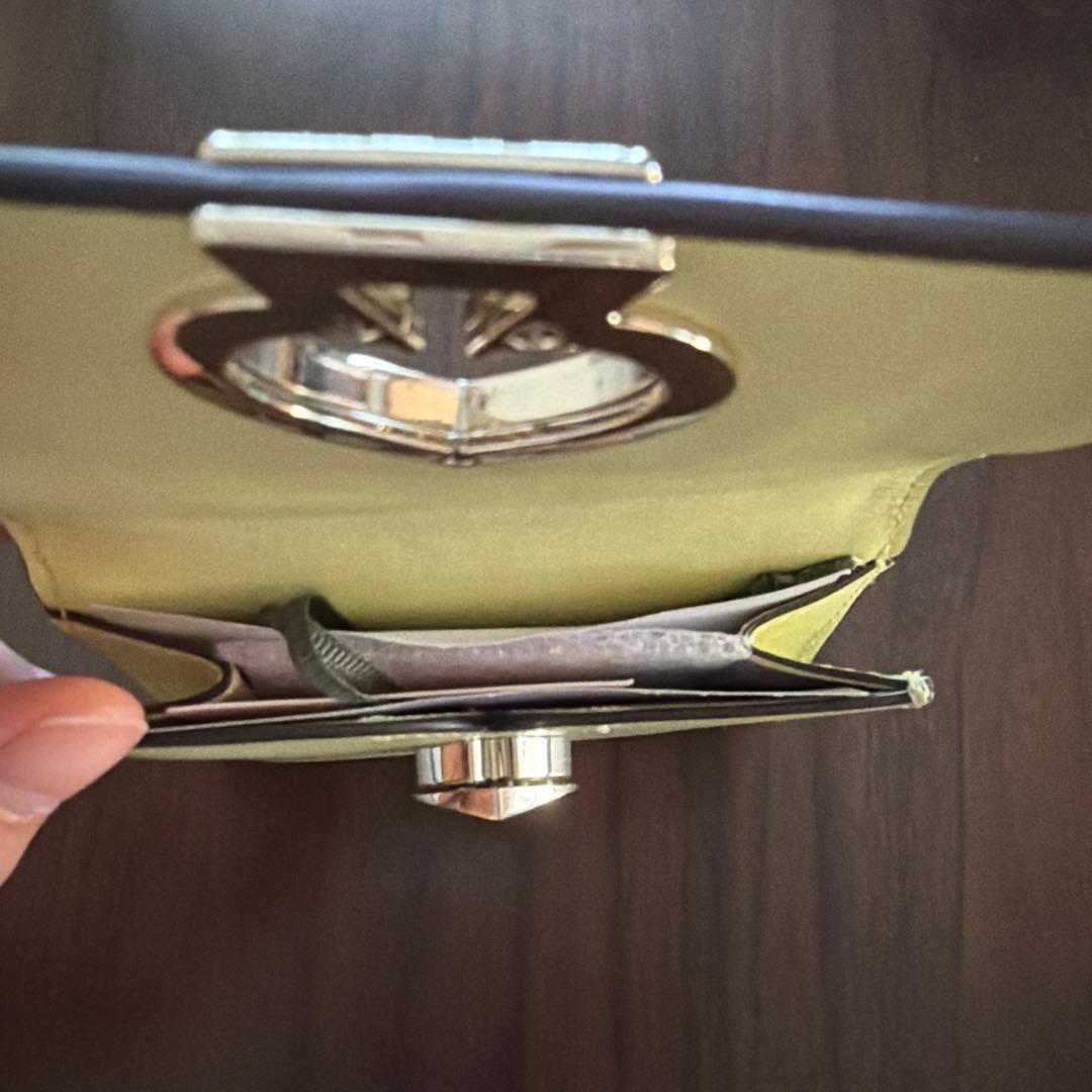 kate spade 二つ折り財布 クリーム色