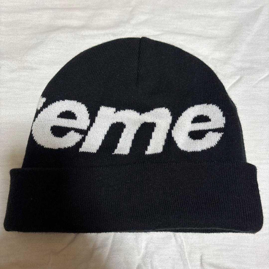 Supreme ニット帽 黒色 ロゴ入り　ビーニー