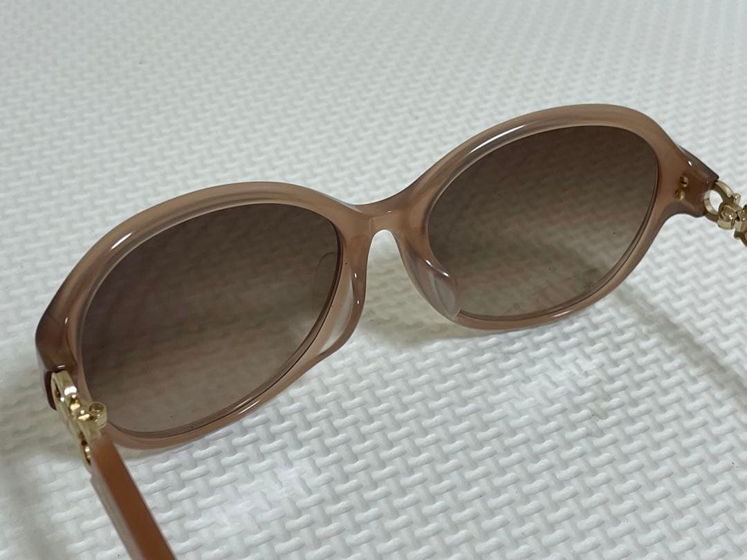 ポ*ン様 【美品】★サルヴァトーレフェラガモ サングラス ベージュ 旧ロゴ
