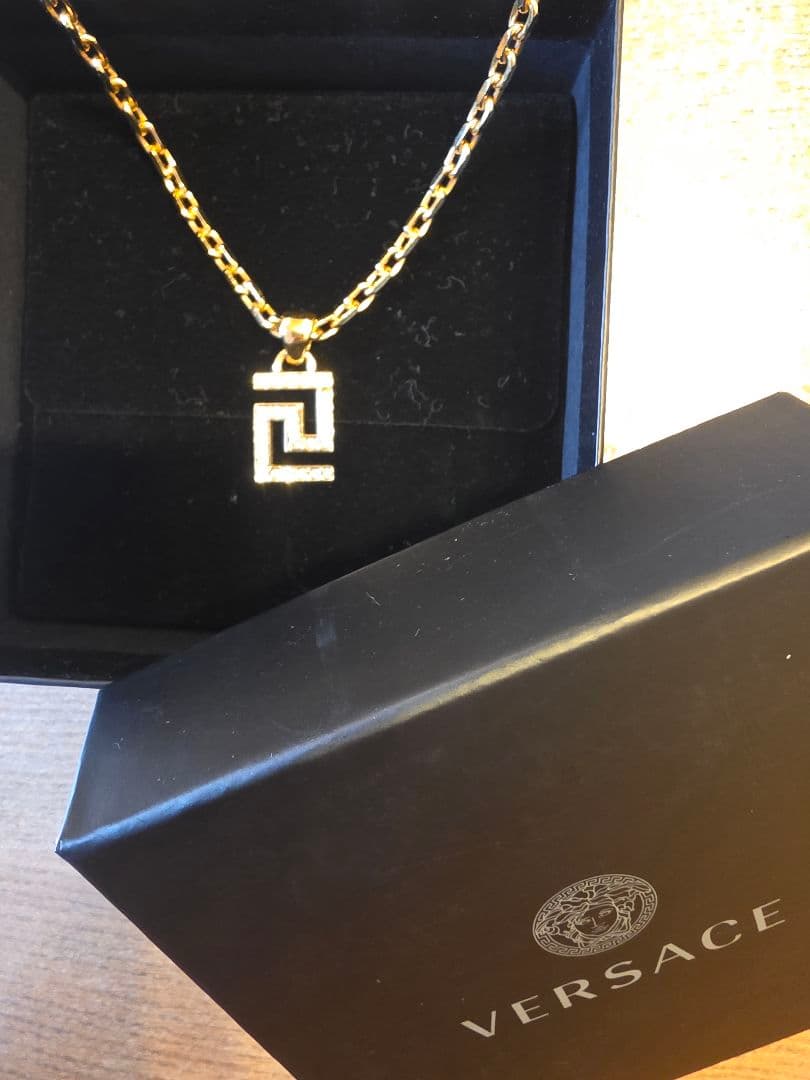 VERSACE ヴェルサーチ グレカ ネックレス ゴールド クリスタル