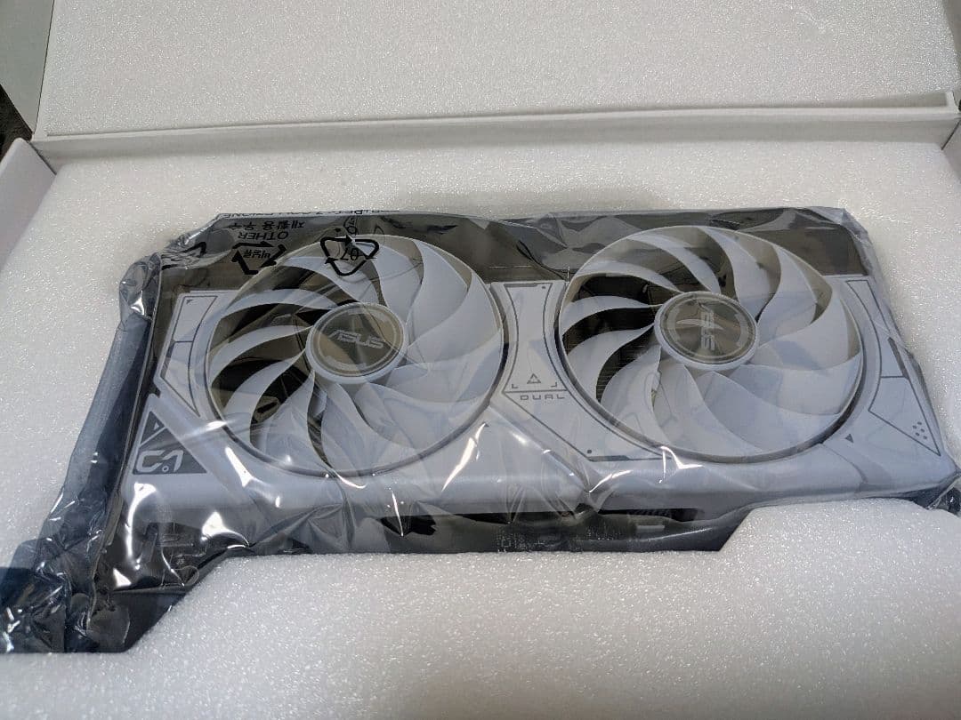 箱有 ASUS RTX4060 DUAL OC White 8GB GDDR6