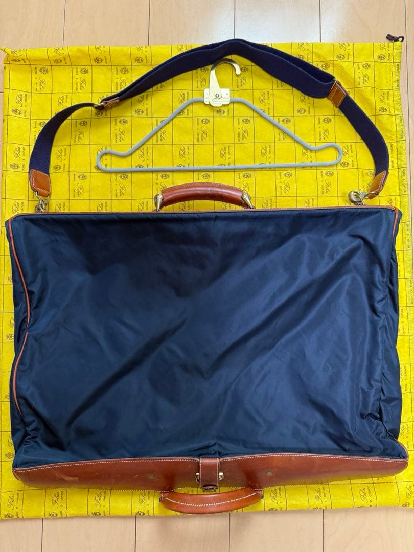 Felisiフェリージ　ガーメントバッグ　NAVY