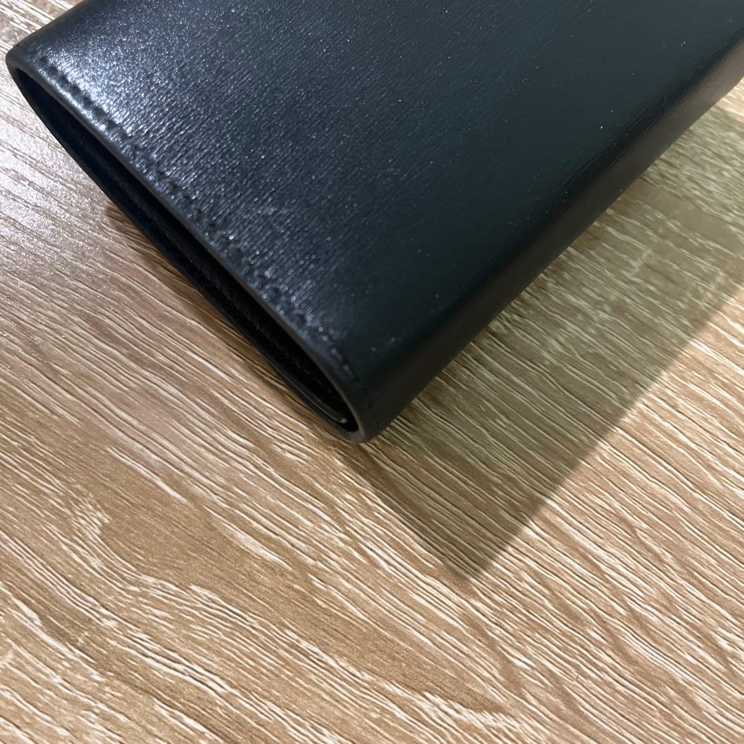 CELINE スモール フラップウォレット トリオンフ シャイニーカーフスキン黒