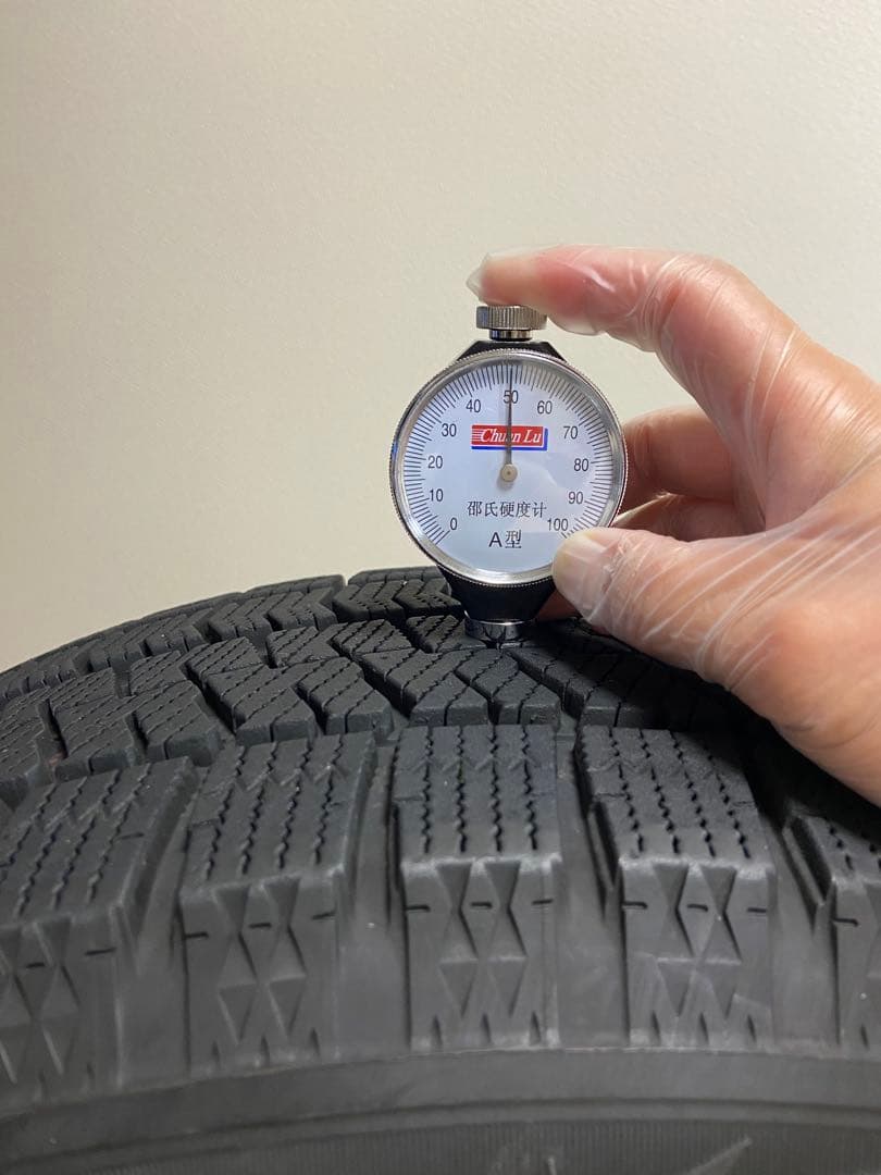 Ｋ② スタッドレスブリザックVRX2 225/60R17アルファード30系