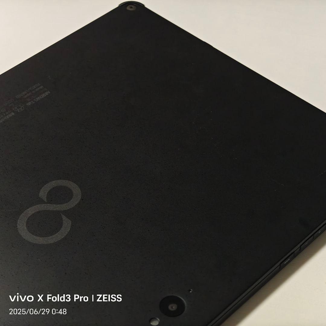 Fujitsu ARROWS Tab Q739/AE 本体