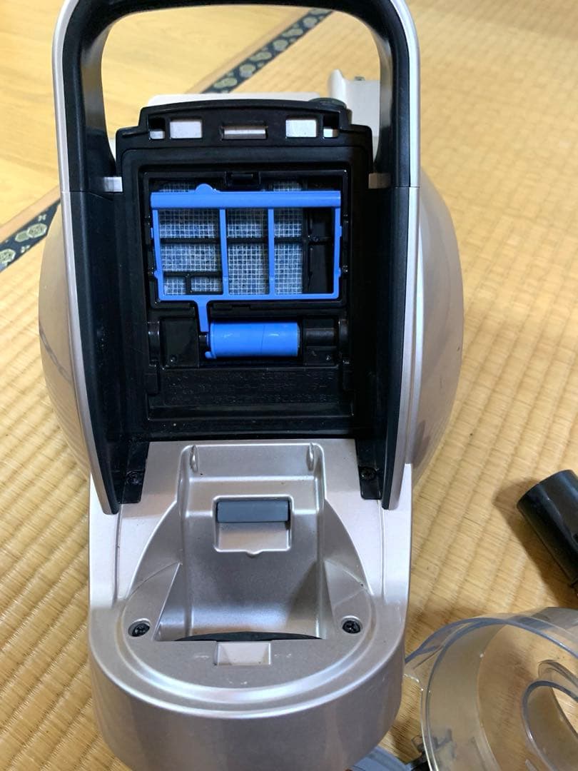 日立　サイクロン掃除機　CV-S300 シルバー