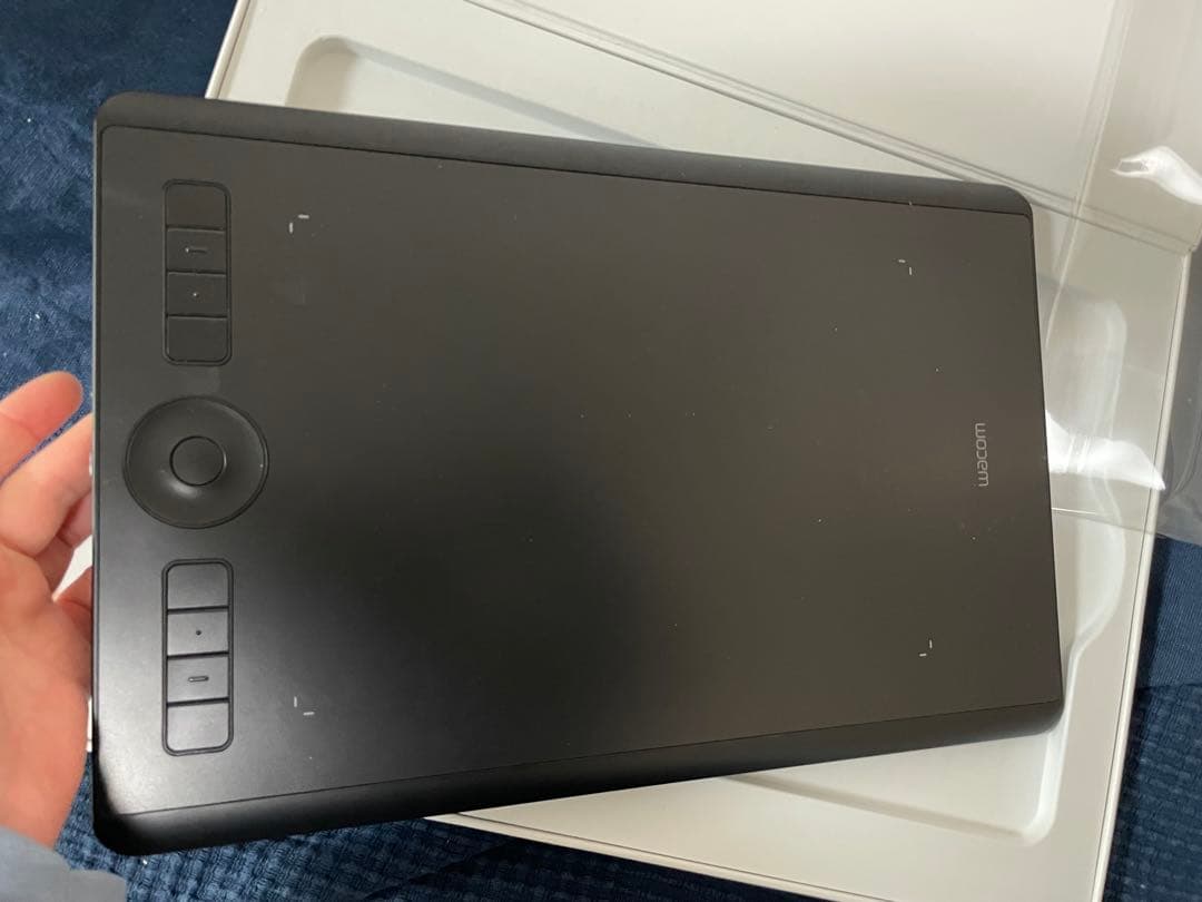 ワコム Intuos Pro Medium ペンタブレット　ペン無し