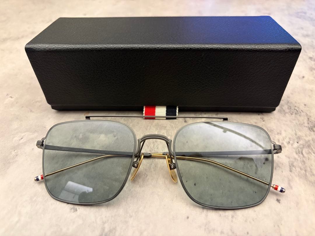 ゴ*ス様 THOM BROWNE DITAサングラスブラックTBS120-A-0