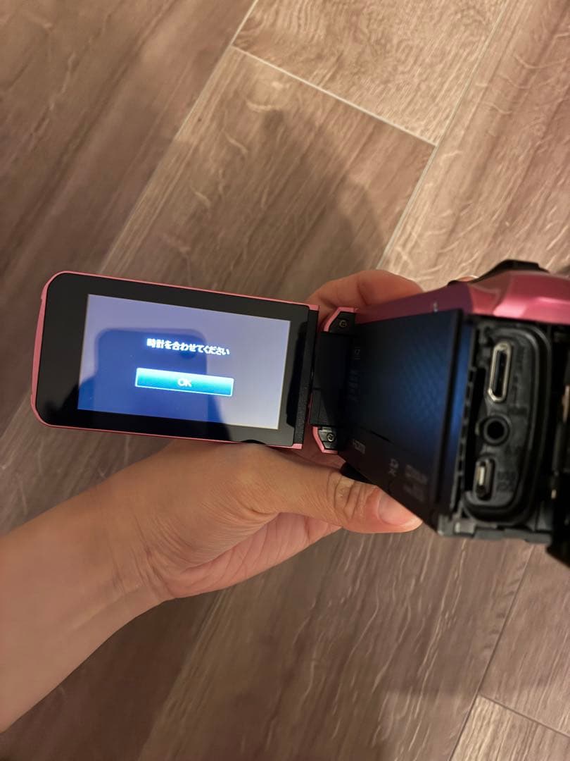 【美品】【三脚付きすぐ使える】JVC ビデオカメラ 本体 ピンク 付属品あり
