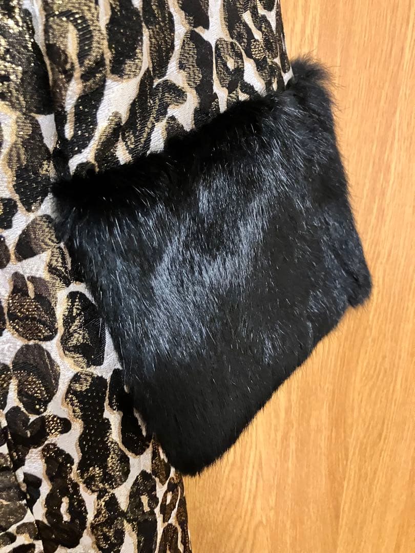 トリーバーチ　レオパード柄　薄手コート　2