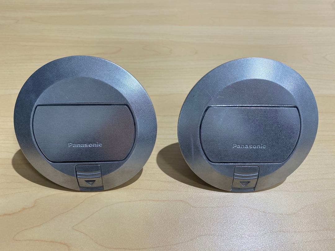 2個 Panasonic アップコン丸型シルバー　フロアコンセント 二つ