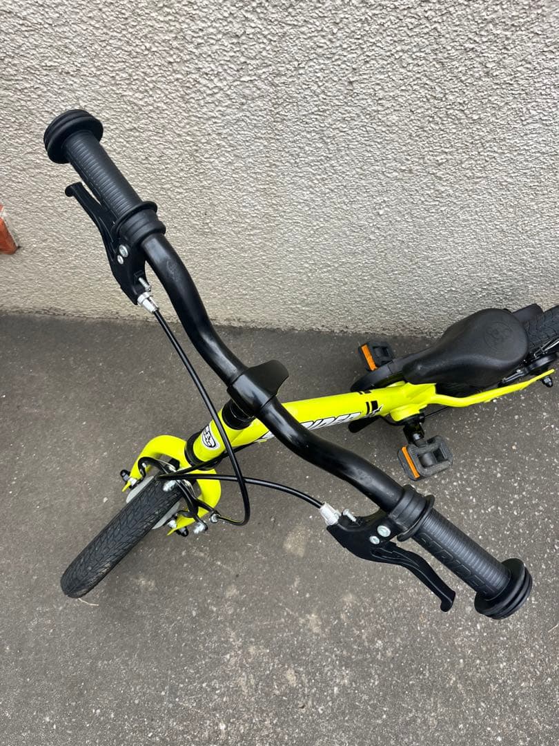 STRIDER 14X　ストライダー　ライムイエロー　ペダルキット・スタンド付き