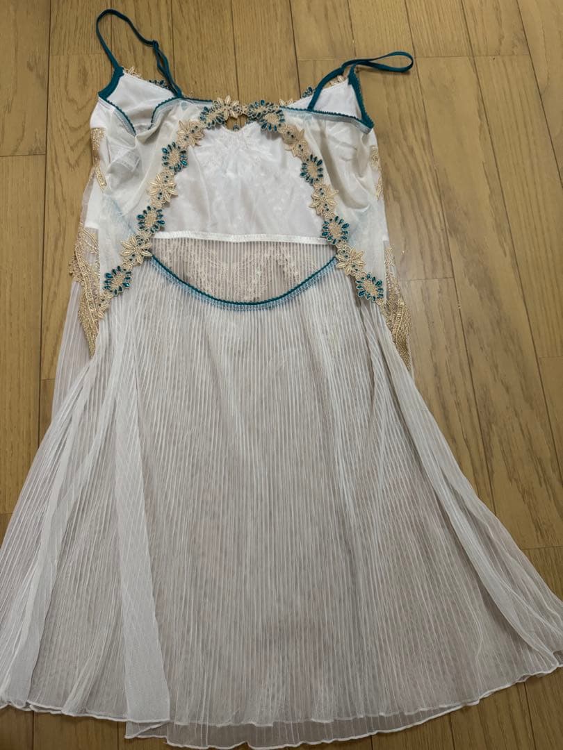 サルート79グループ、キャミソール美品