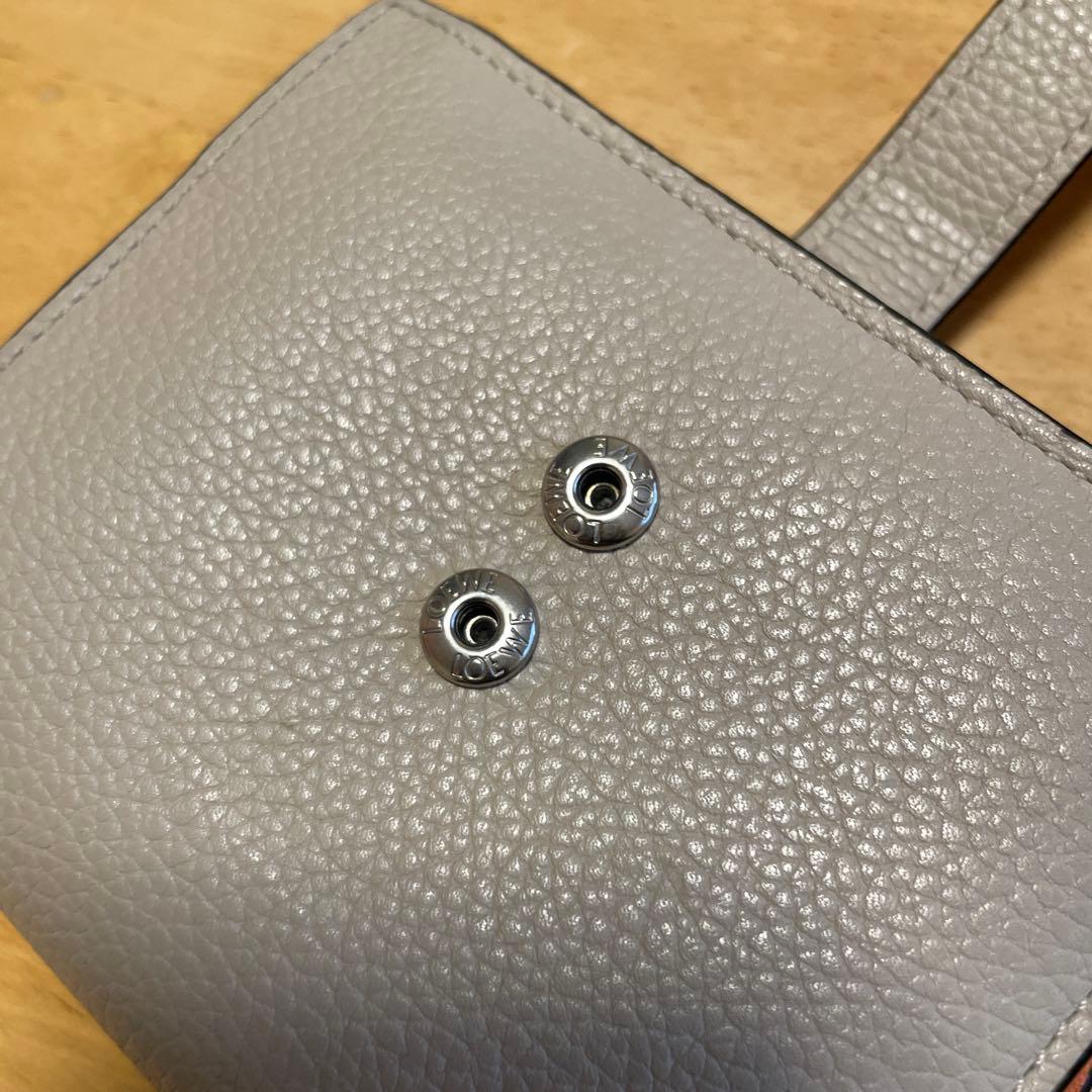 正規品　LOEWE レザー 二つ折り ベージュ　ピンク