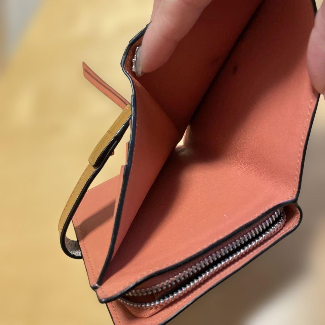 正規品　LOEWE レザー 二つ折り ベージュ　ピンク