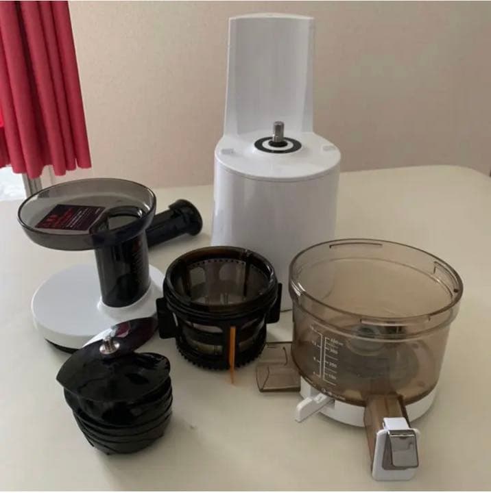 【美品】hurom ヒューロム　低速ジューサー　スロージューサー
