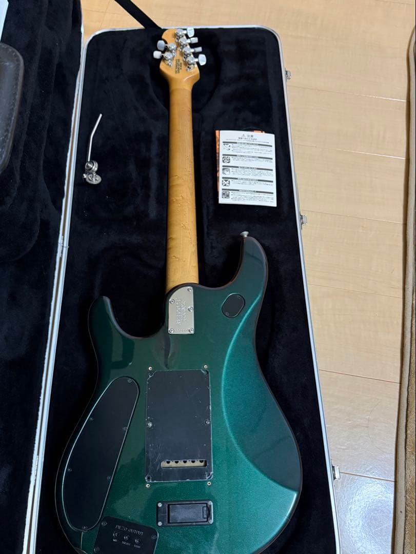 Music Man JP6 John Petrucciモデル