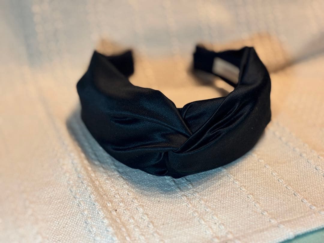 ⭕️更に値下げしました！ ♡Jennifer Behr サテン カチューシャ 黒