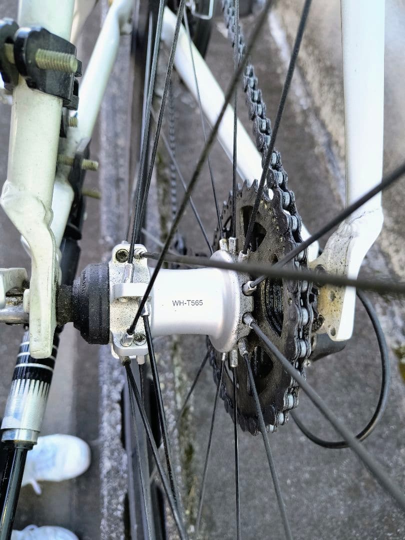 Trek7.3FXクロスバイク白700X28CサイズS位走る曲がる止まる問題無し