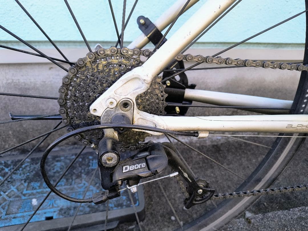 Trek7.3FXクロスバイク白700X28CサイズS位走る曲がる止まる問題無し